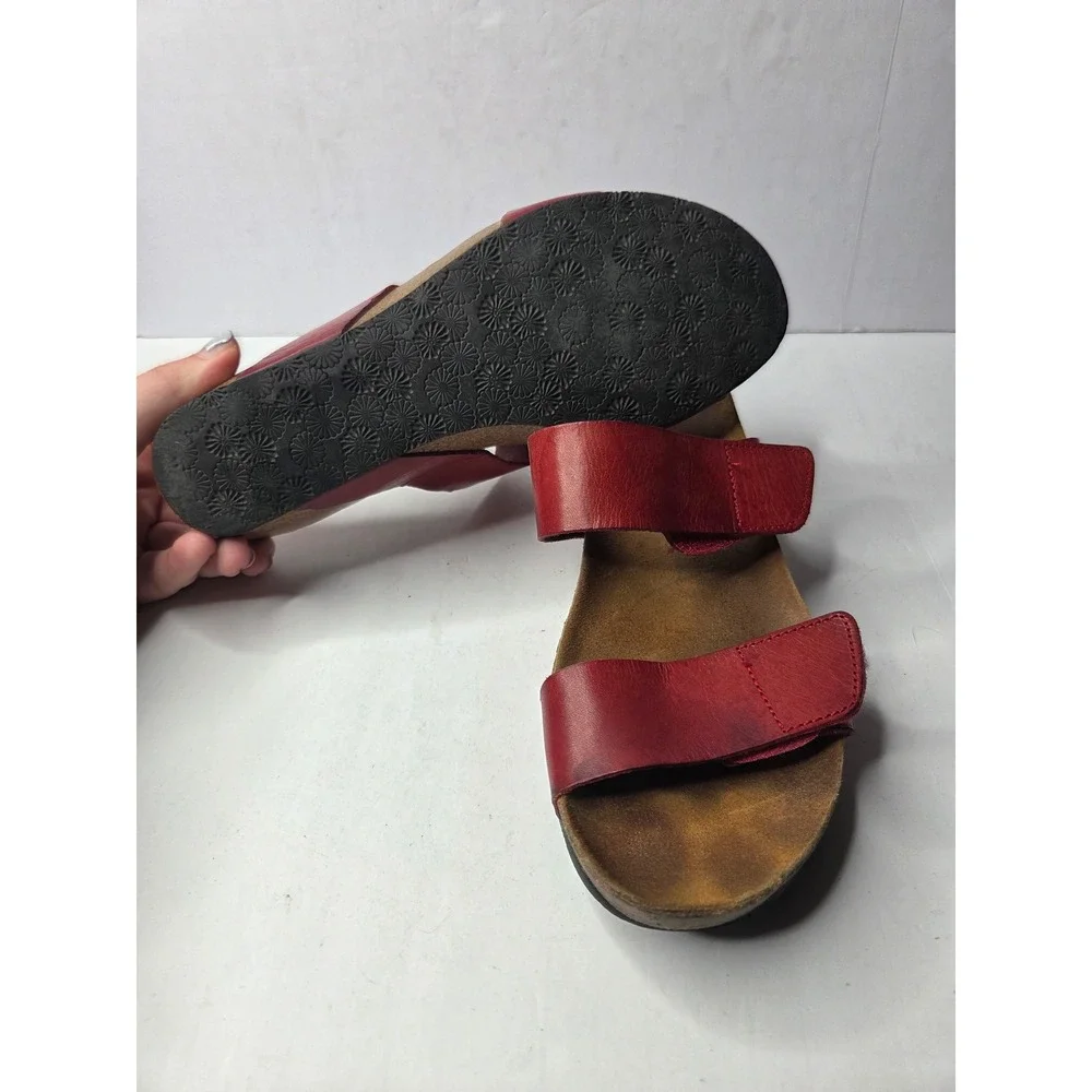 Isasabbia by‎ Eric Michael Red Leather Wedge Slide Sandals Italy Size 40 Womens